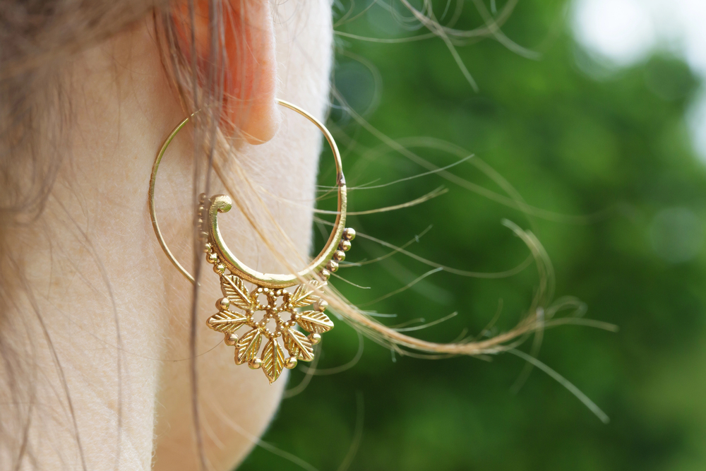 Transform Your Store's Appeal With These 4 Wholesale Rhinestone Jewelry Pieces