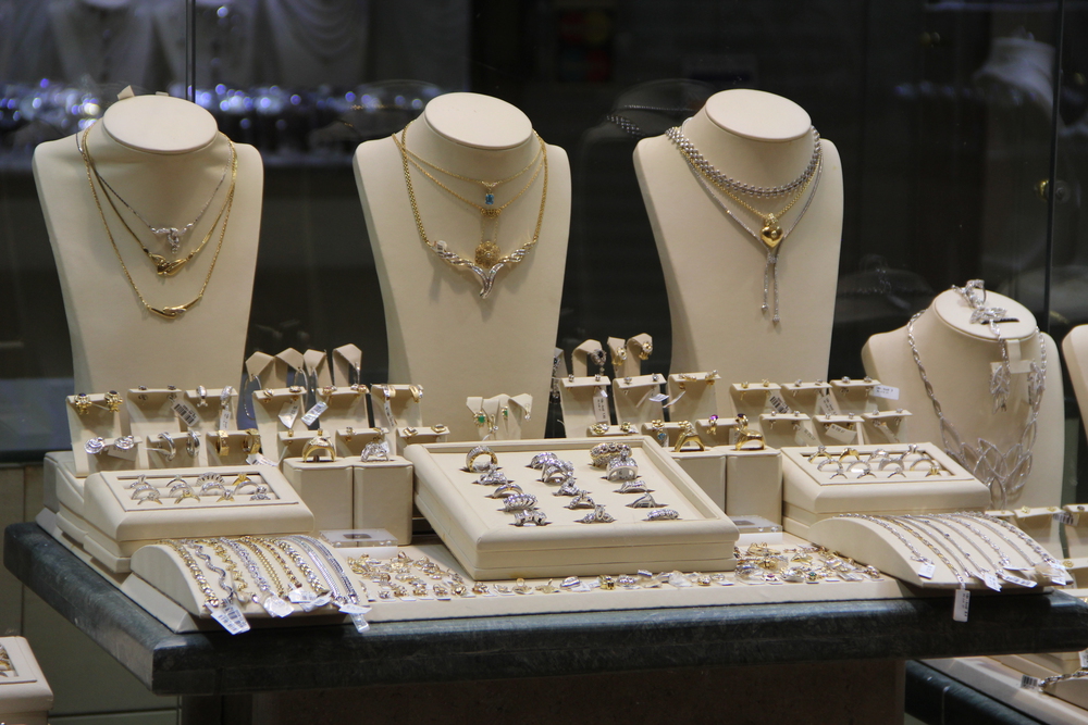 Why Is Buying In Bulk Cheaper? Insights For Jewelry Business