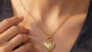 Wholesale Pendant Necklaces To Feature In Your Gift Displays