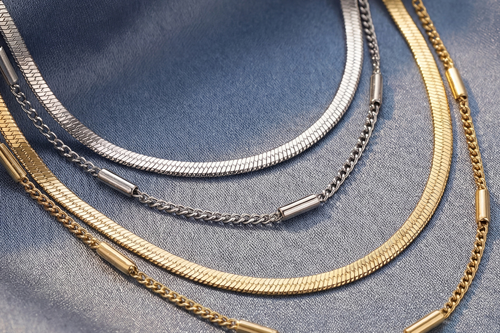 The Best Minimalist Necklaces For Modern Buyers