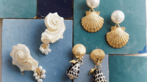 Gift Shop Display Ideas For Showcasing Jewelry And Accessories