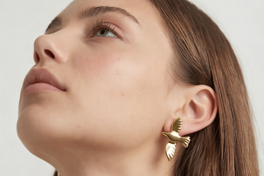 Why Selling Fashion Jewelry Boosts Gift Shop Sales