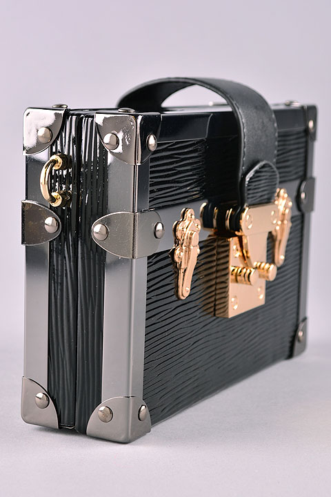TREASURE Clutch Black