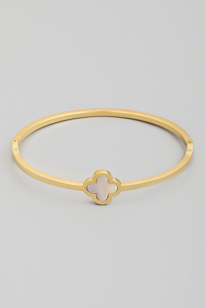 Pearly Clover Clasp Bracelet