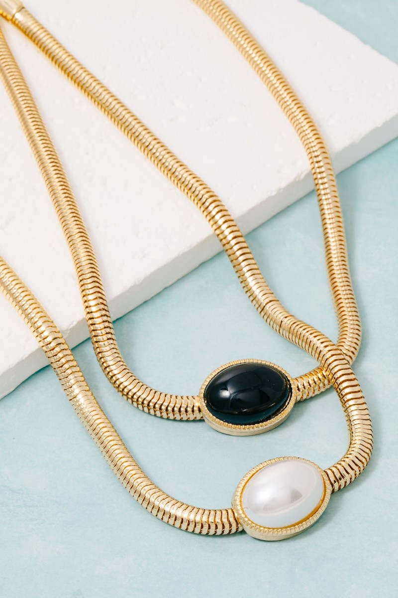 Oval Pendant Metallic Flexible Snake Chain Necklace