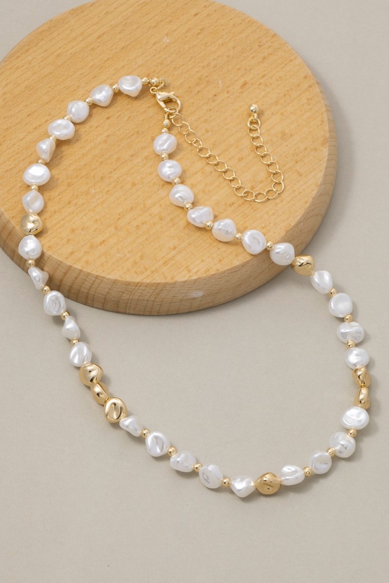 Irregular Pearl And Metallic Beaded Necklace