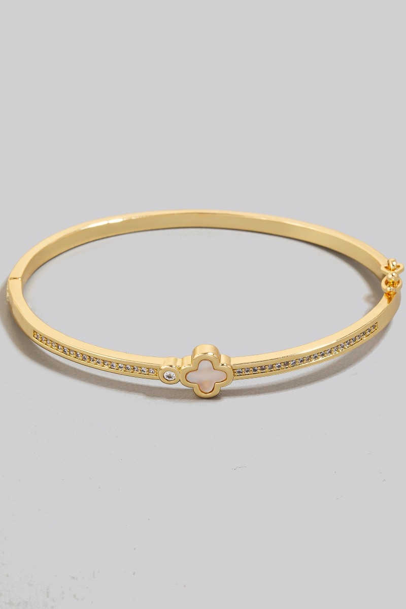 Pearly Clover Studded Clasp Lock Bracelet