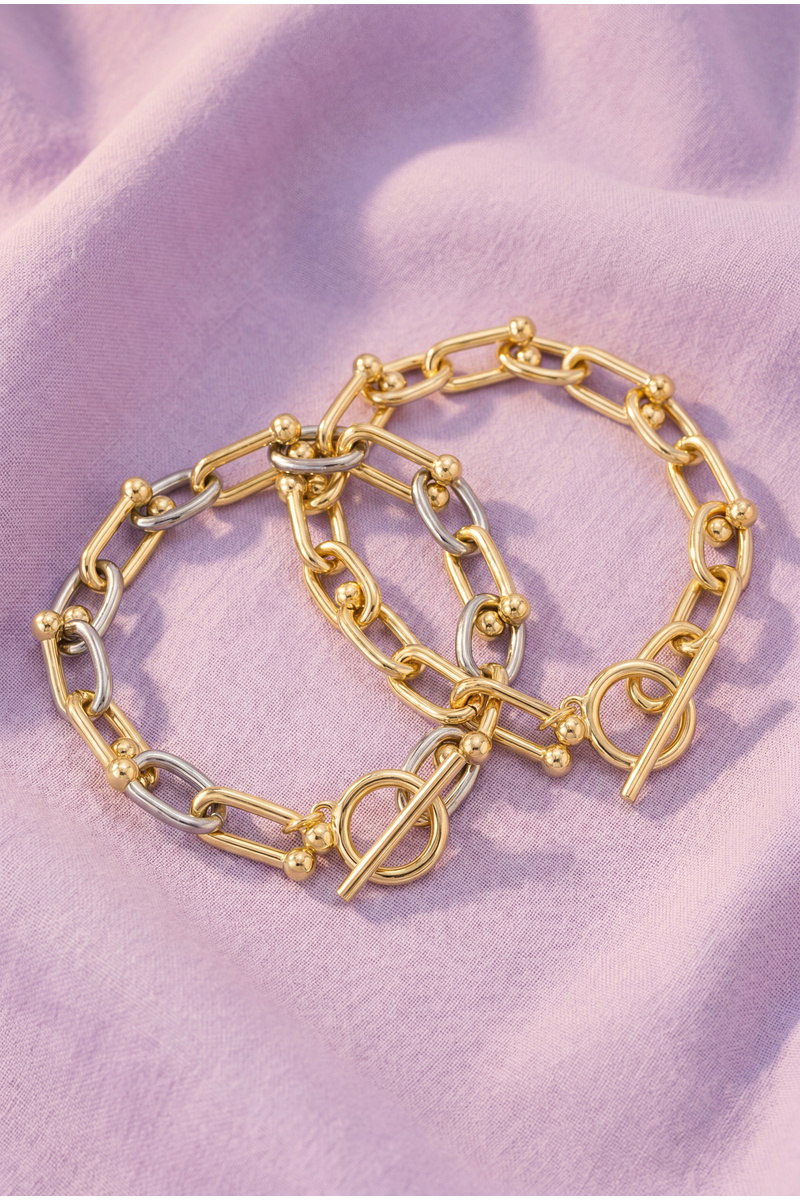 Gold Oval Chain Link Toggle Bracelet