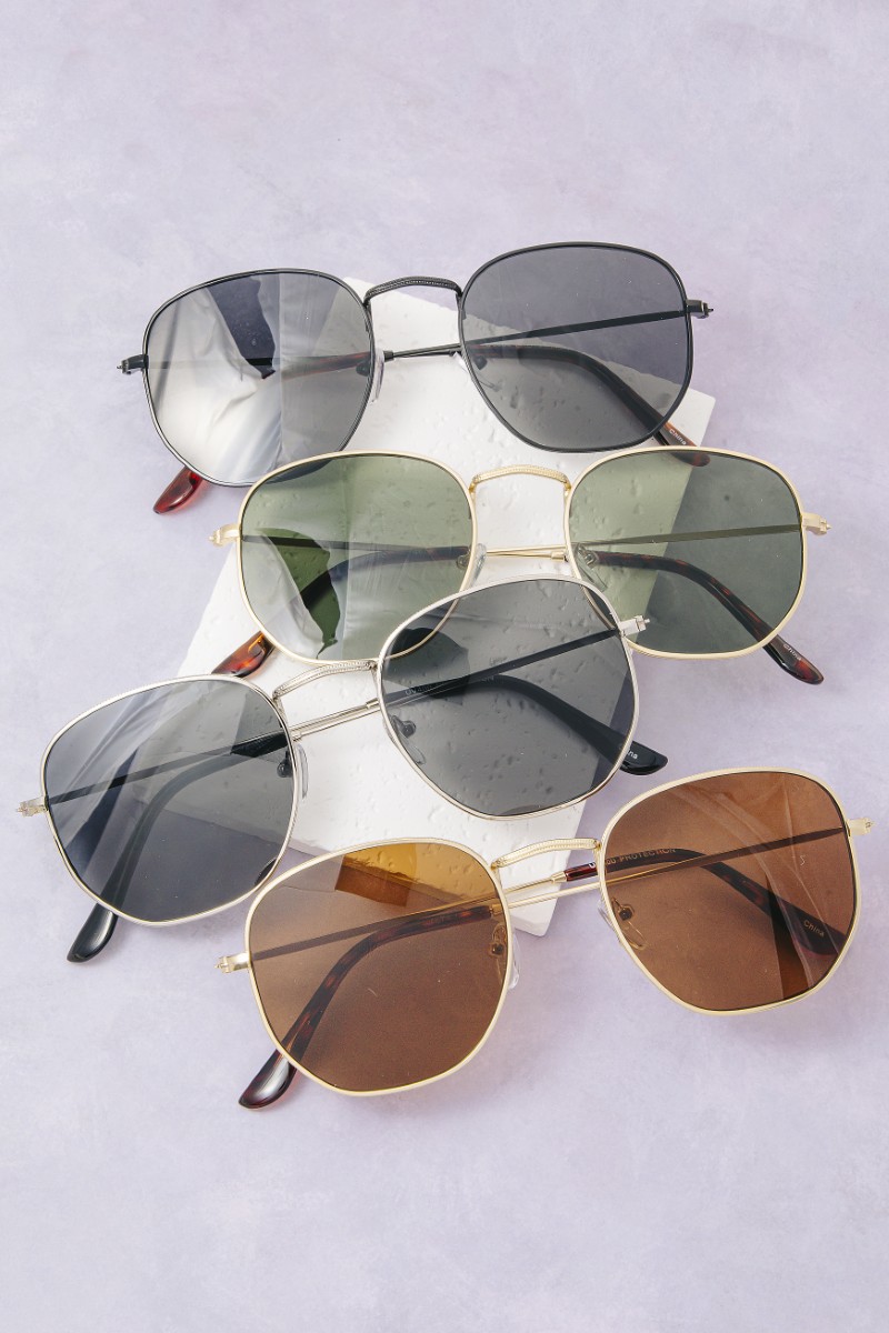 Twelve Piece Thin Metallic Frame Fashion Sunglasses