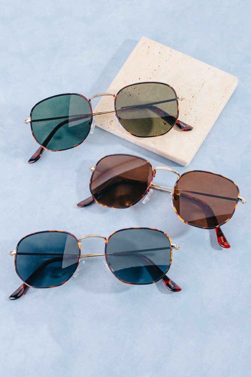 Thin Tortoise Shell Frame Sunglasses Set