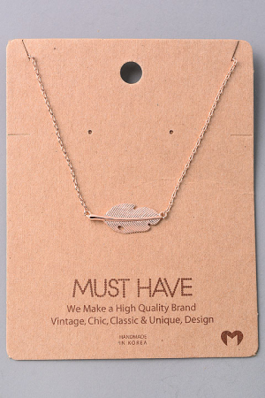 Textured Leaf Pendant Necklace