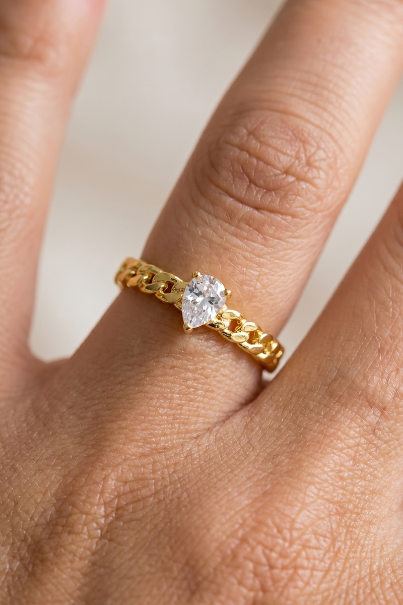 Cz Pear Solitaire Curb Chain Ring