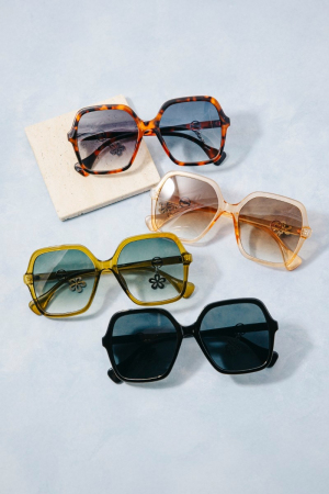 Oversized Round Acetate Frame Flower Accent Sunglasses