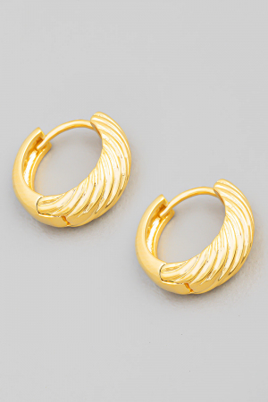 Mini Ribbed Texture Huggie Hoop Earrings