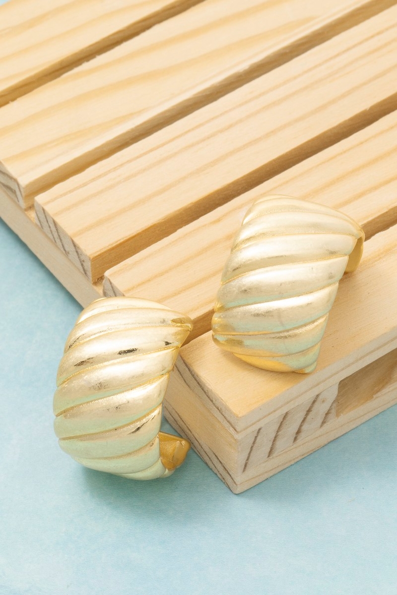 Vintage Gold Wide Chunky Wavy Hoop Earrings