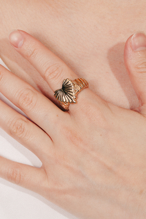 Ribbed Heart Statement Ring