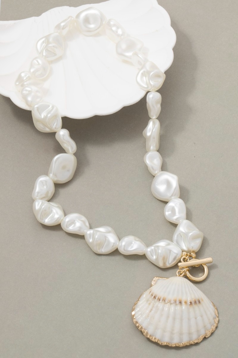 Metallic Accent Sea Shell Pendant Pearl Beaded Necklace