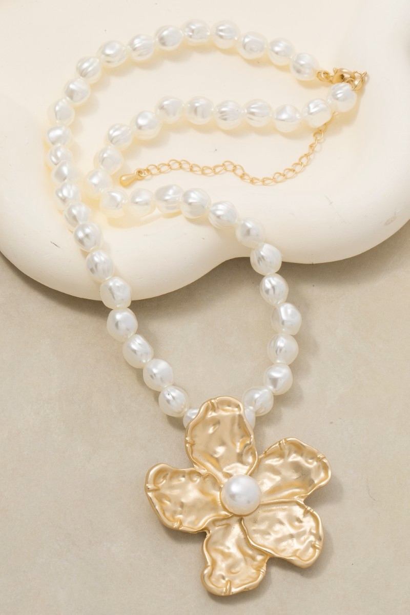 Pearl Beaded Hammered Flower Pendant Necklace