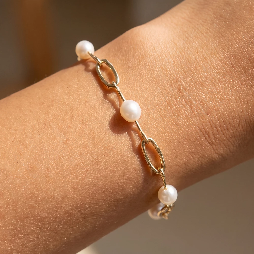 Baroque Pearl Station Oval Link Chain Bracelet