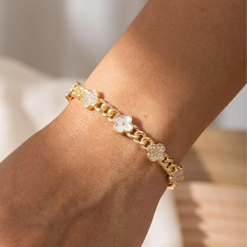 Mother Of Pearl Clover Curb Chain Bangle
