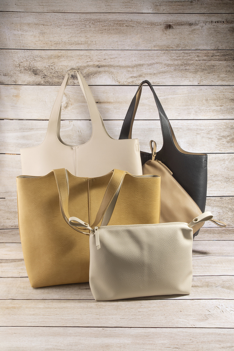 Vegan Leather Tote With Cosmetic Pouch