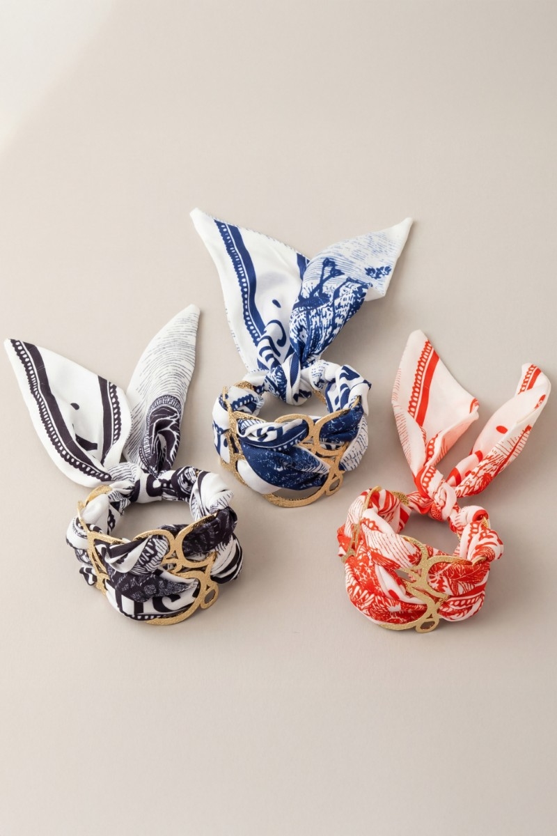 Wide Bandana And Hammered Metallic Cuff Bracelet