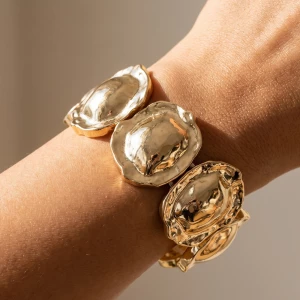 Hammered Organic Disc Stretch Bracelet