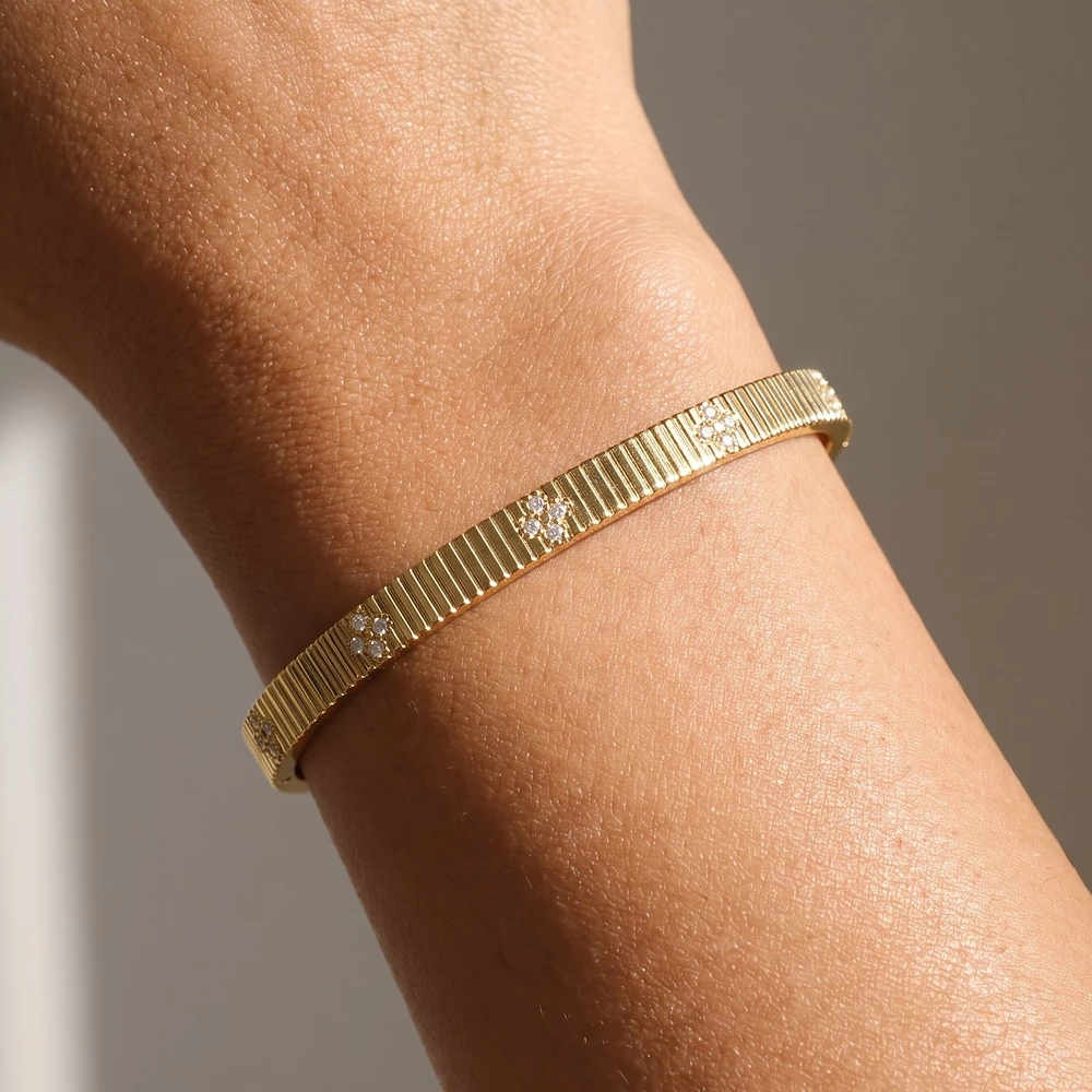 Stainless Steel Ribbed Cz Flower Stretch Bracelet