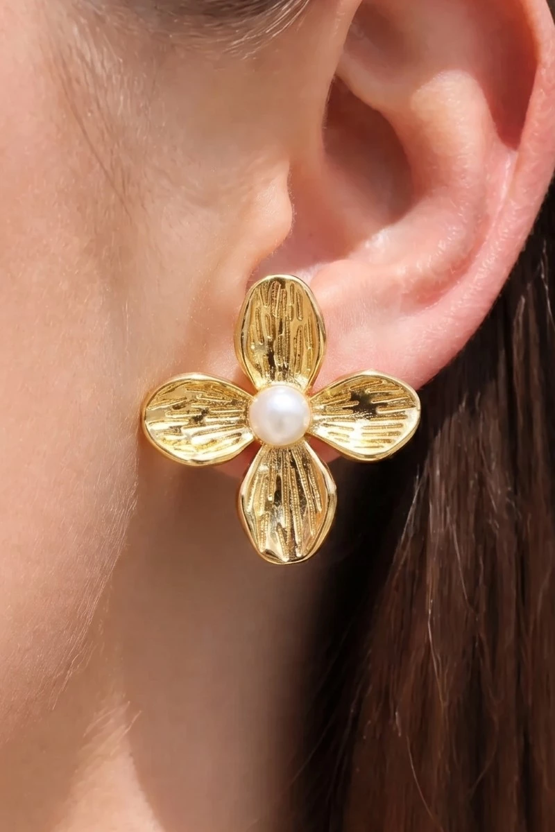 Pearl Stud 4 Petal Flower Stud Earrings