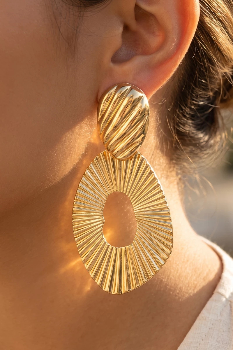 Ribbed Open Oval Statement Drop Earrings