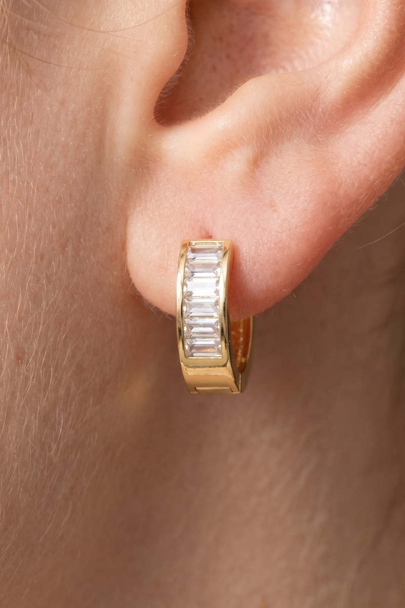 Cz Baguette And Plain Huggie Earring Set
