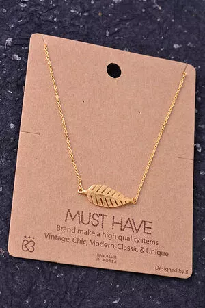 Simple Leaf Pendant Necklace