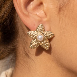 Textured Starfish Stud Earrings With Pearl Center