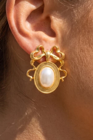 Bow Top Oval Pearl Frame Stud Earrings