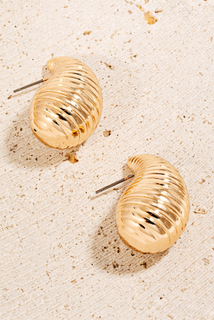 Metallic Ridged Tear Stud Earrings