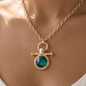Chunky Chain Necklace With Round Stone Pendant