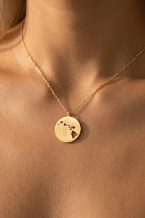 Hawaii Coin Cutout Disc Pendant Necklace