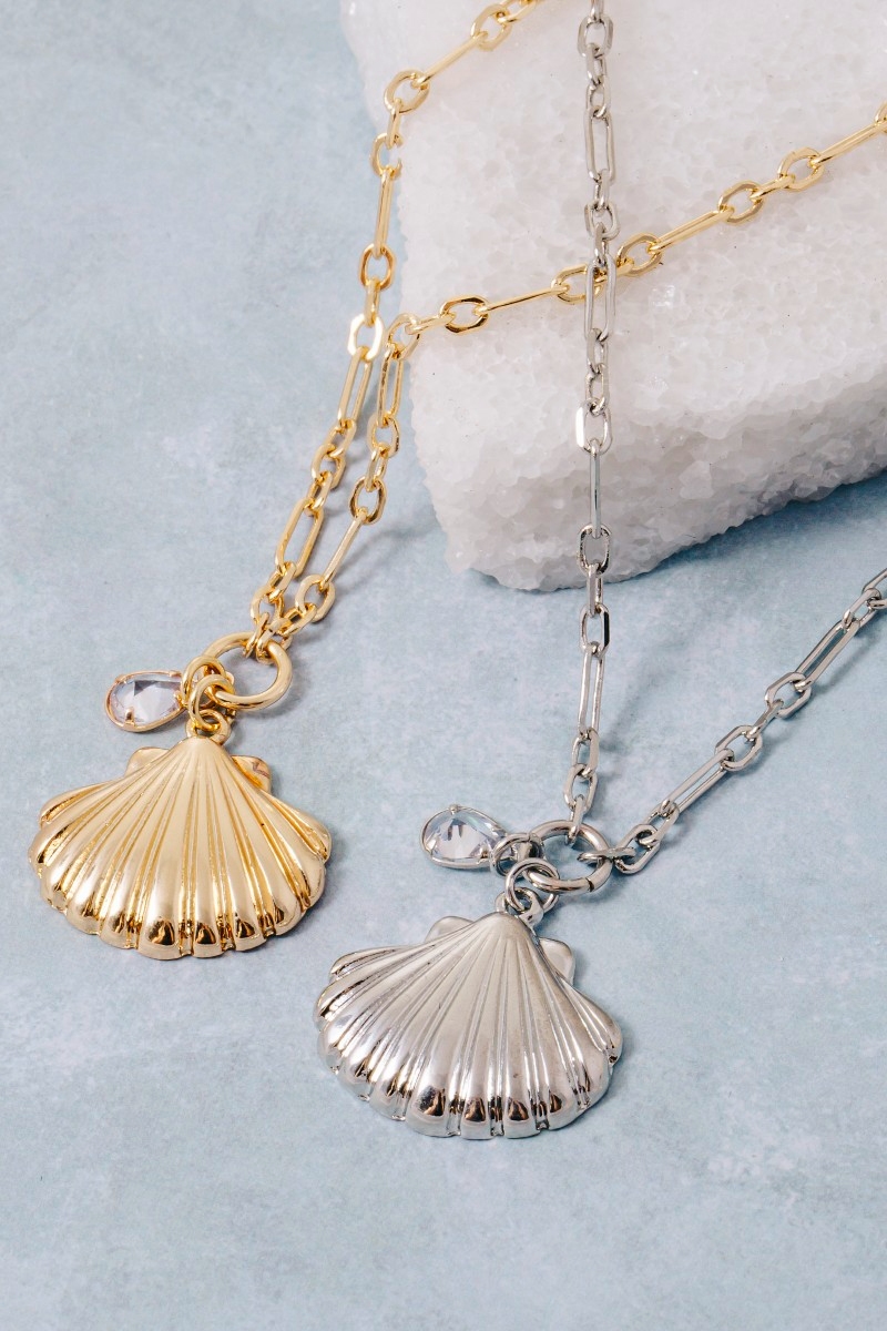 Chain Link Seashell And Crystal Pendant Necklace