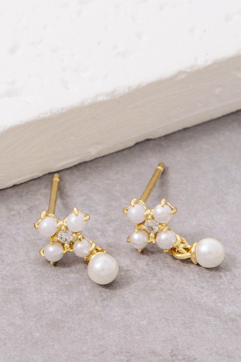 Mini Pearls Clover Stud Earrings