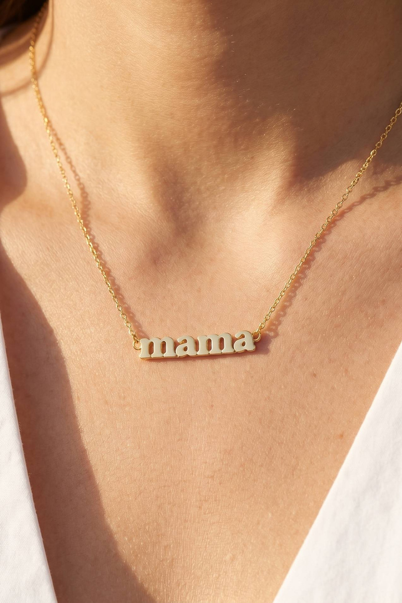Dainty Mama Script Nameplate Chain Necklace