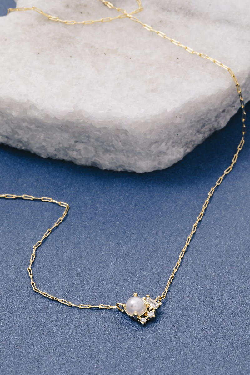 Dainty Pearl And Gems Pendant Necklace