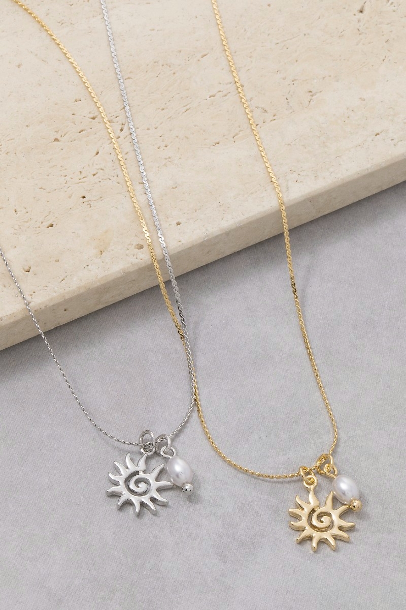 Pearl And Spiral Sun Pendants Necklace