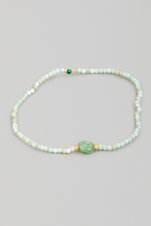 Oval Charm Mini Beaded Bracelet