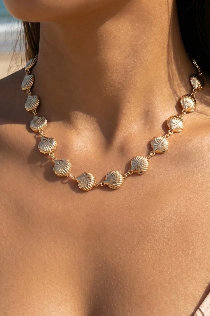 Metallic Clam Shell Chain Link Necklace