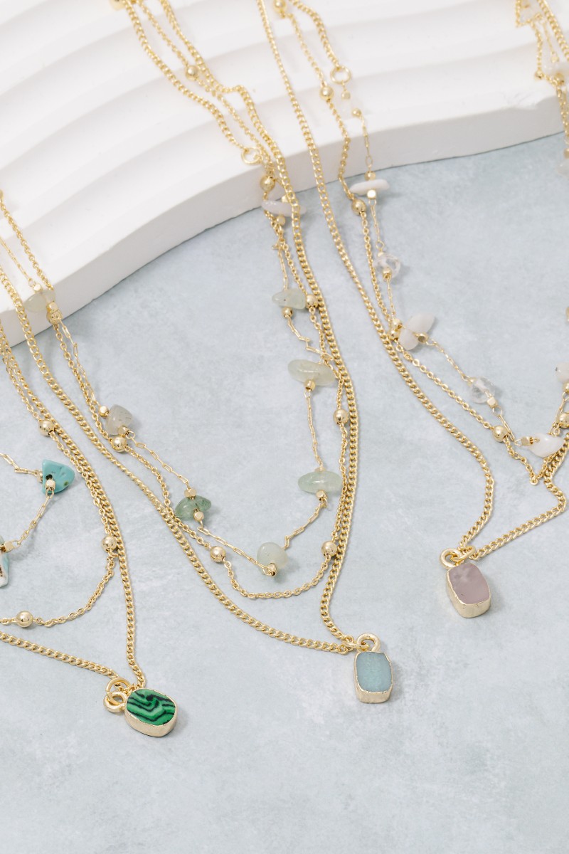 Mixed Chip Stones And Pendant Layered Chains Necklace