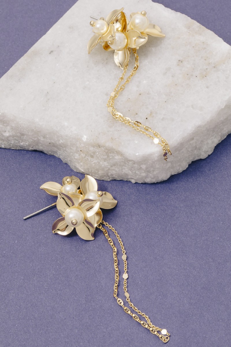 Pearl Stud Flowers And Chains Stud Earrings
