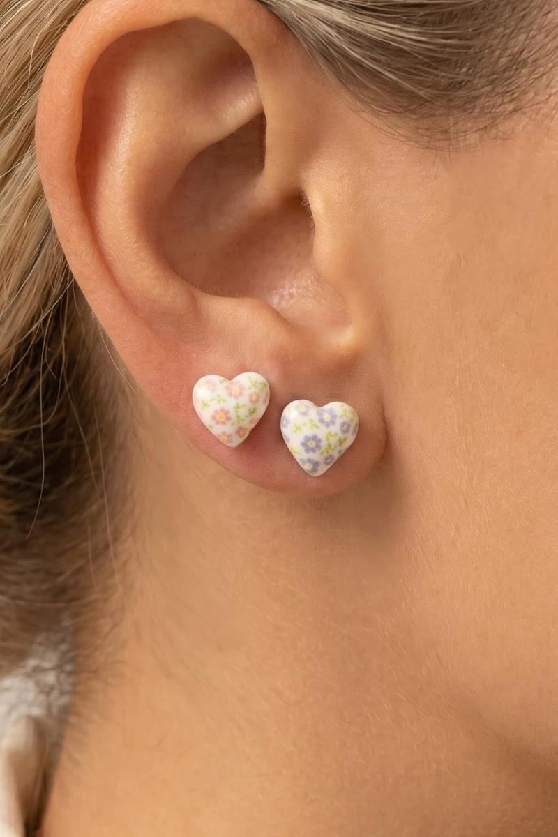 Light Floral Acrylic Heart Stud Earrings Set