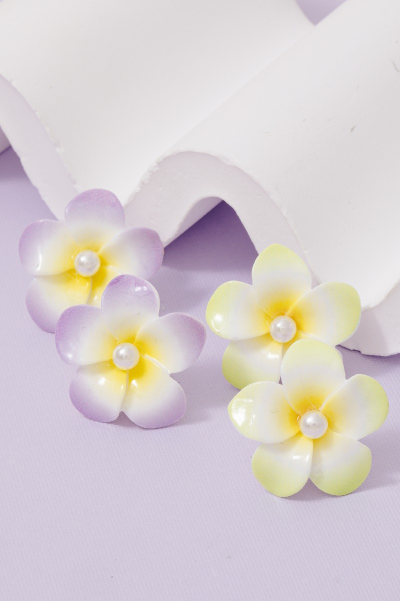 Acrylic Flower And Pearl Stud Earrings Set