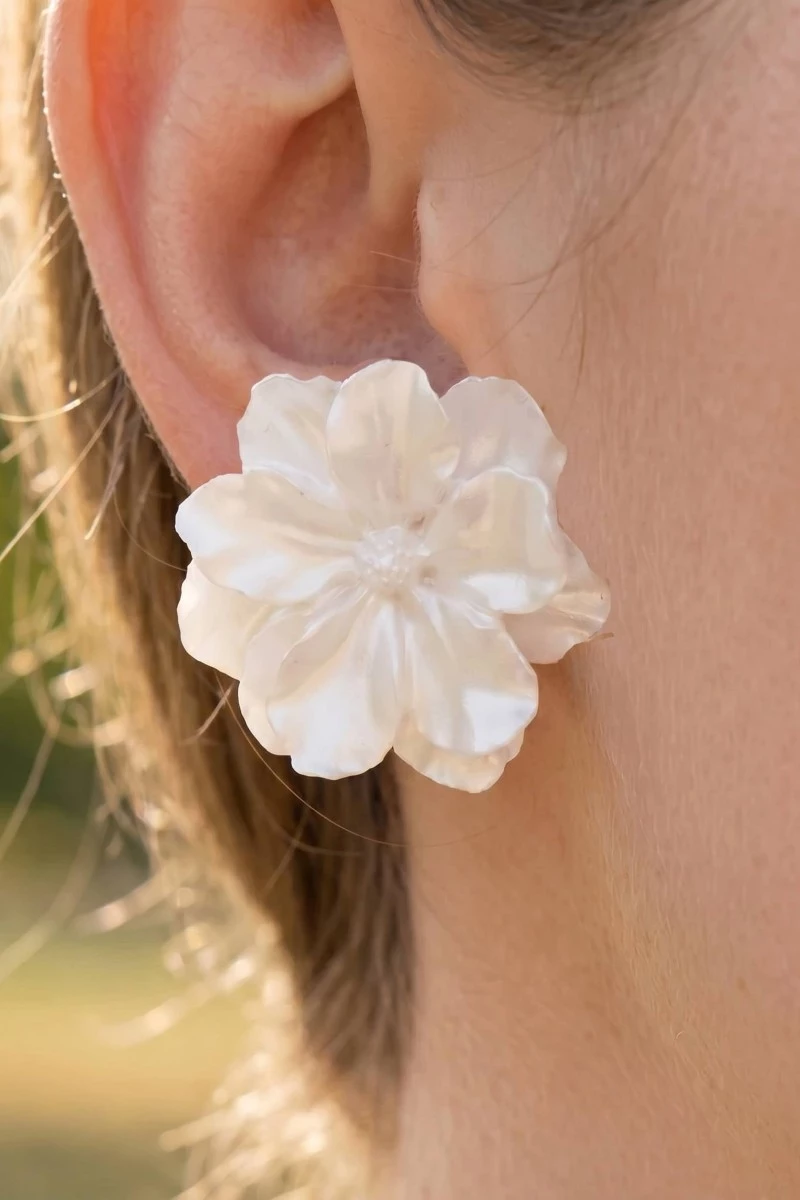 Acrylic Flower Stud Earrings