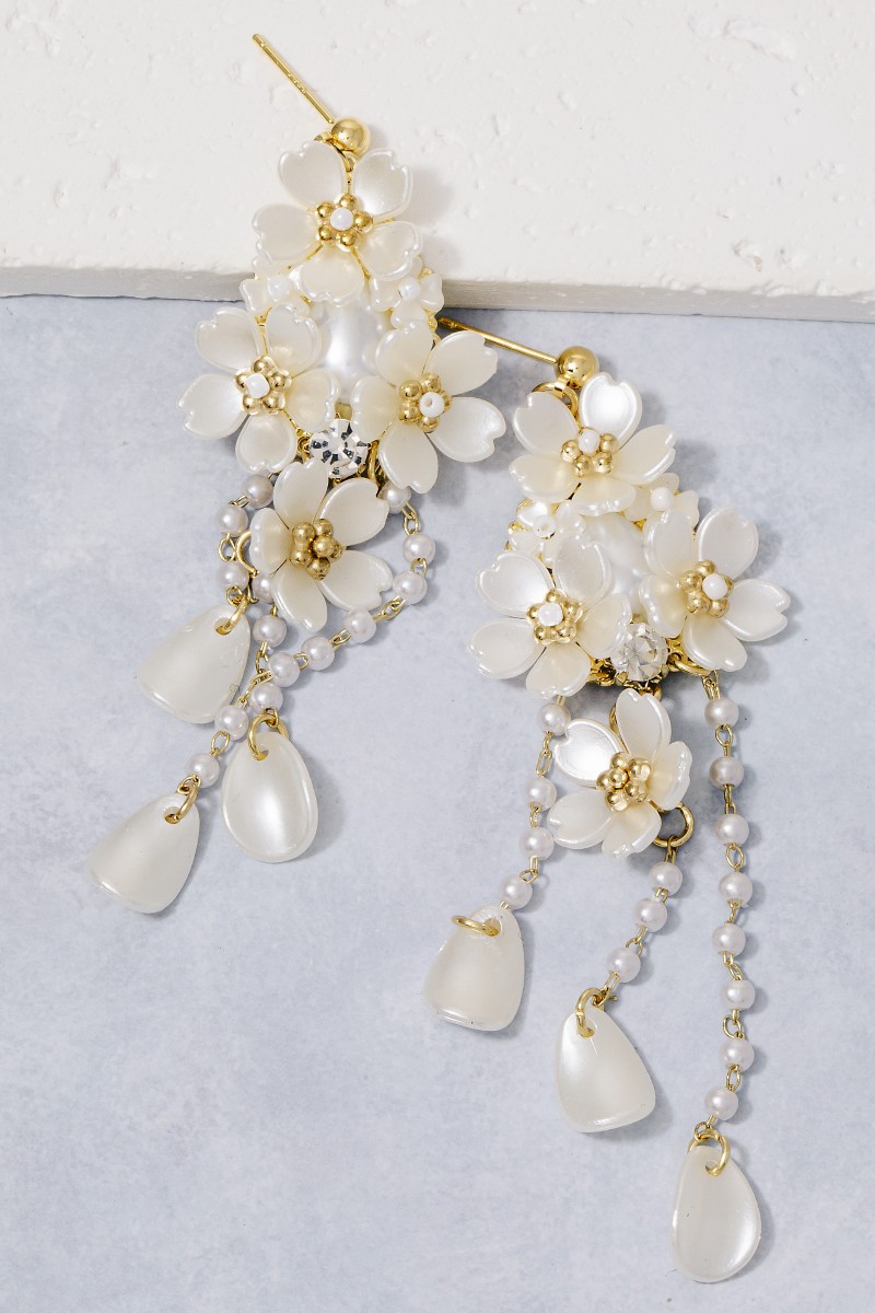 Acrylic Flowers And Pearls Dangle Earrings